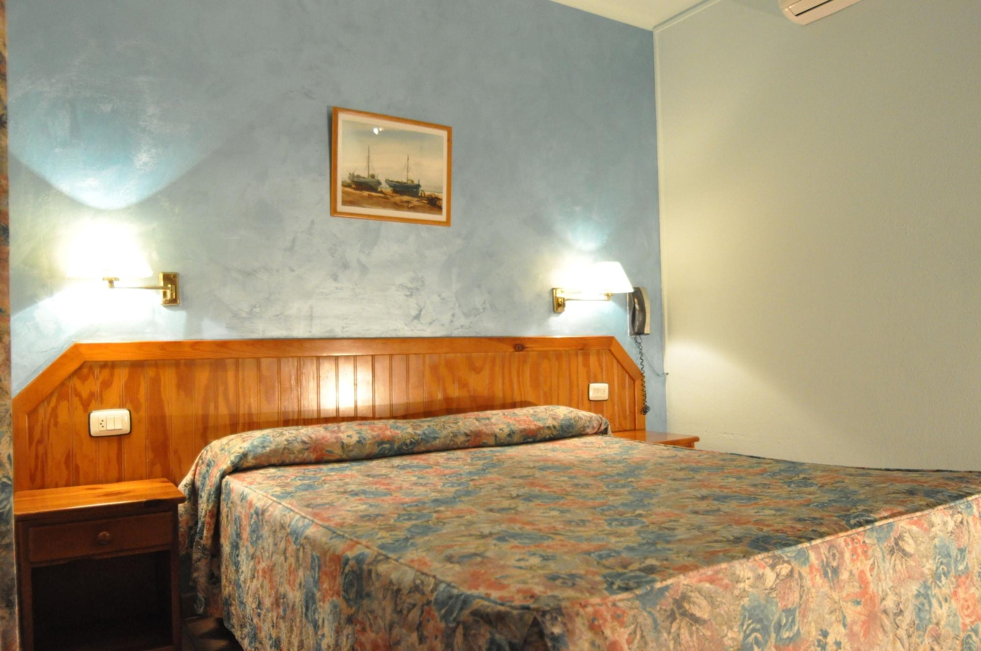 Yomo Petit Paris Hotell Encamp Eksteriør bilde