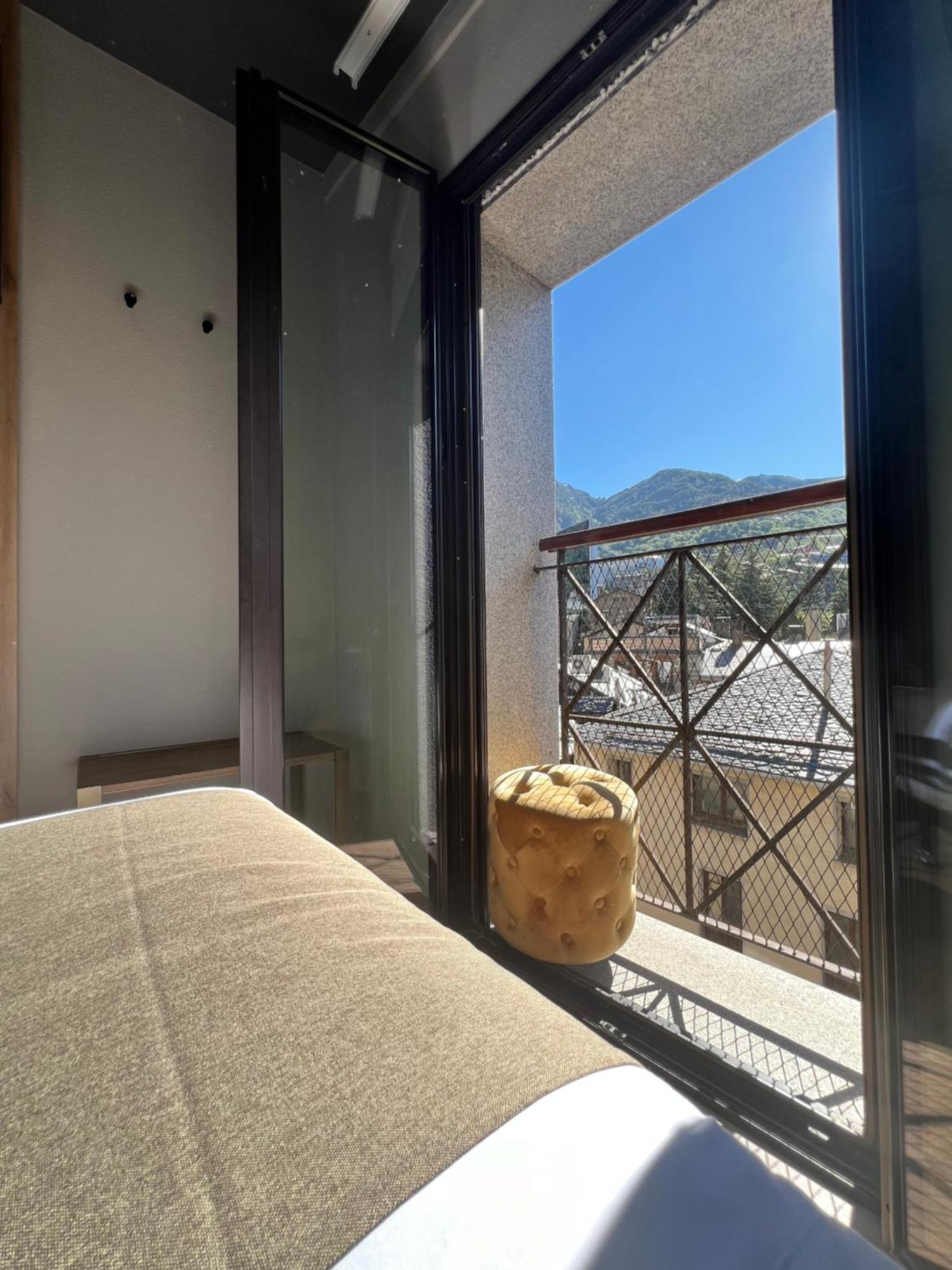 Yomo Petit Paris Hotell Encamp Eksteriør bilde