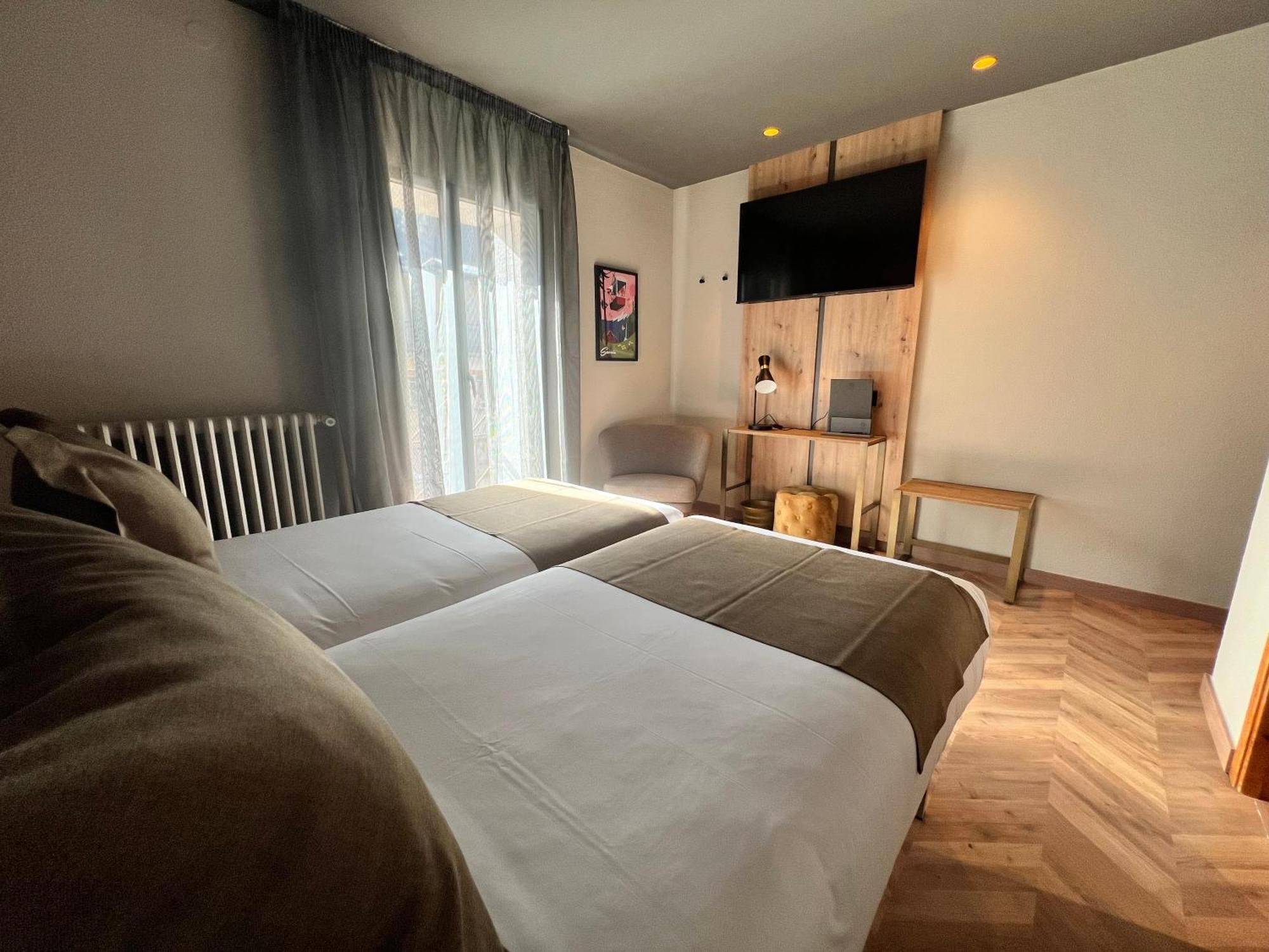Yomo Petit Paris Hotell Encamp Eksteriør bilde